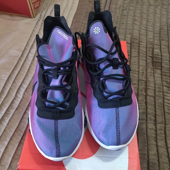 Nikes - Picture 3 of 7